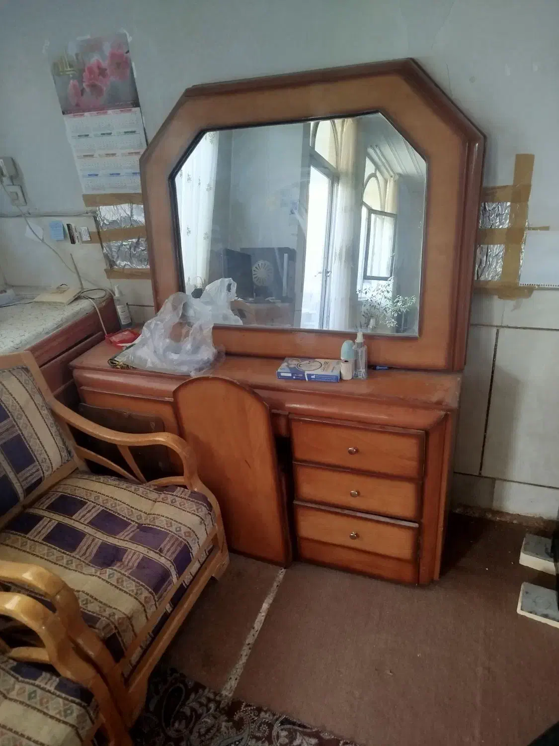 میز آرایش و میز مدیریت|میز تحریر و کامپیوتر|شاهینشهر, گزبرخوار|دیوار