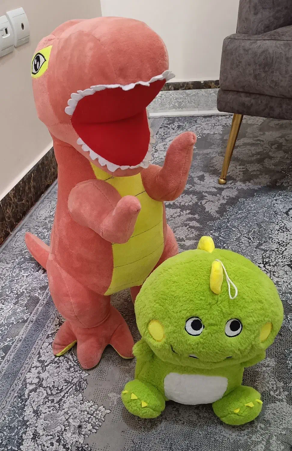 عروسک|اسباب‌بازی بچه|تبریز, |دیوار