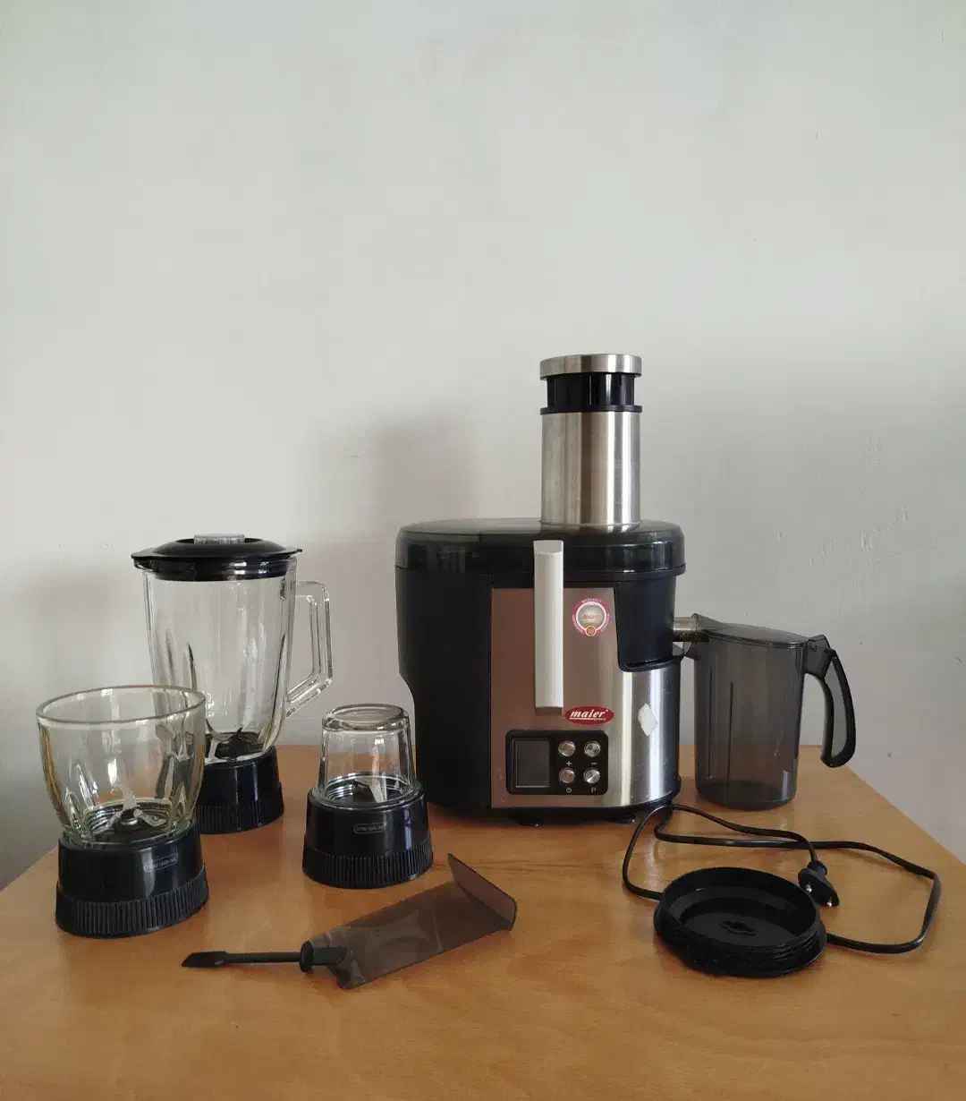 آبمیوه گیری و غذاساز ۴ کاره مایر اصل|آبمیوهگیر و آبمرکباتگیر|شیراز, حافظیه|دیوار