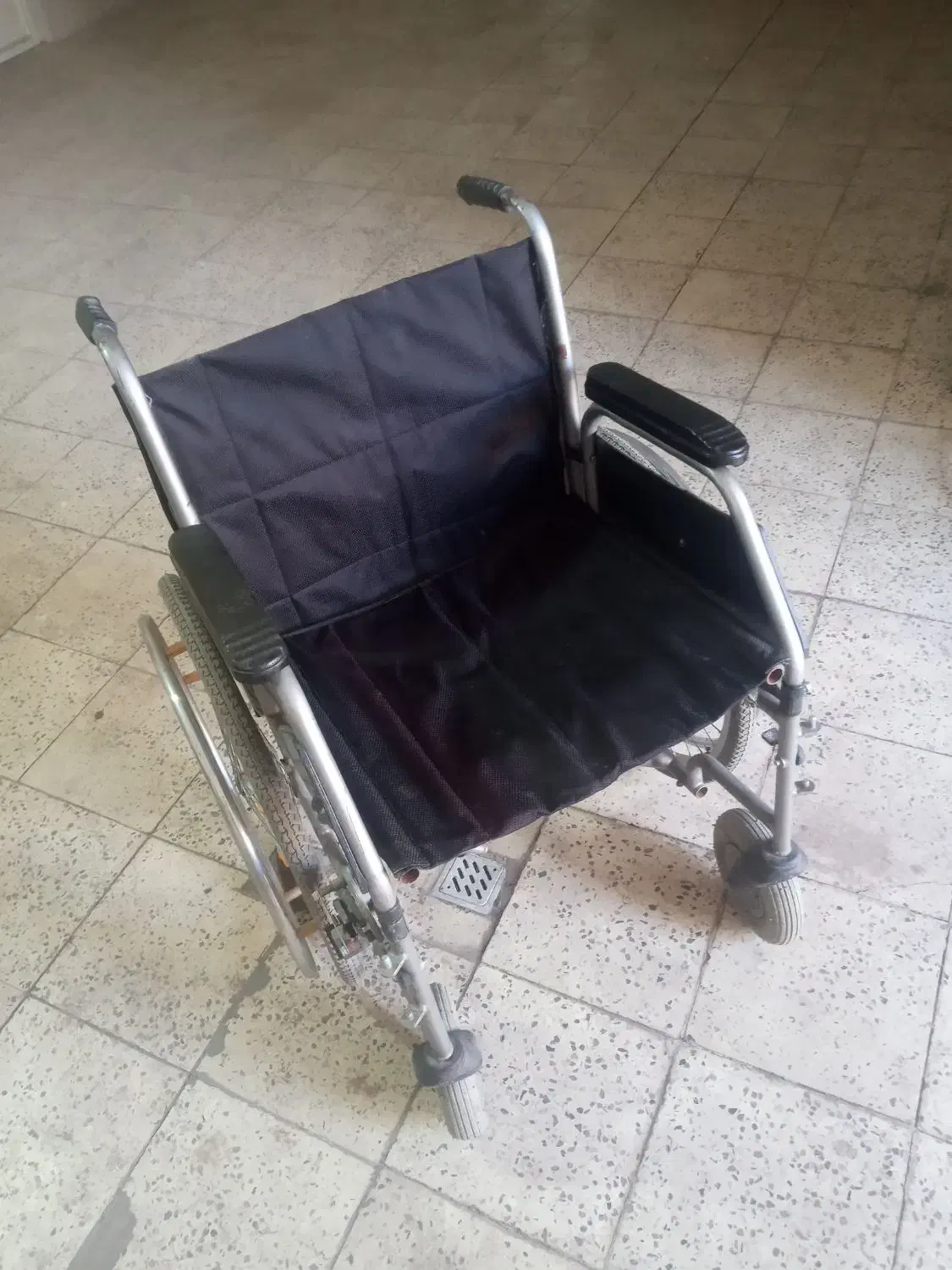 ویلچر بزرگسال در حد نو|آرایشی، بهداشتی، درمانی|اقبالیه, |دیوار