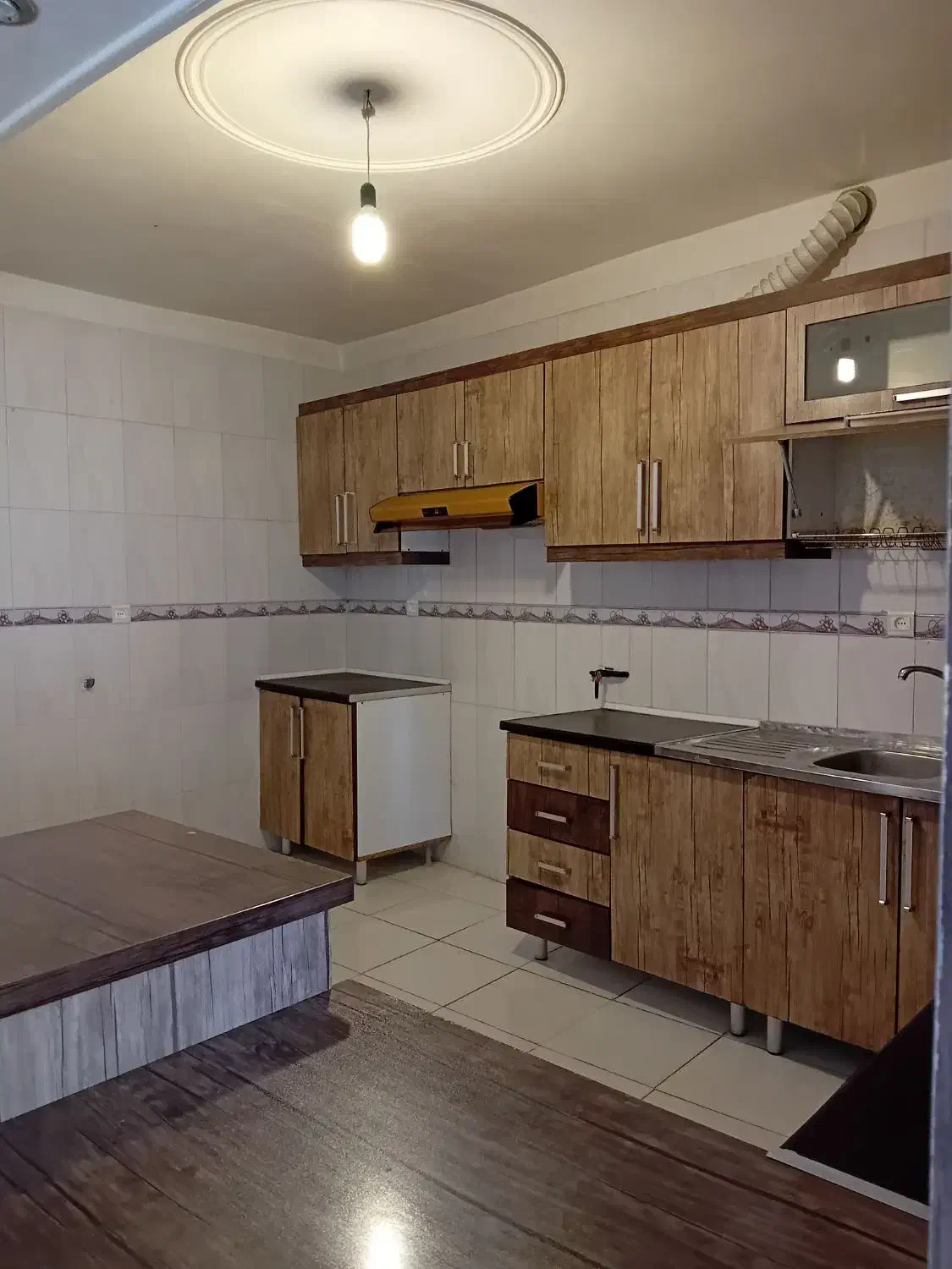 ۸۵ متری دو خواب مرکز شهر، خ آیت الله گلپایگانی|اجارهٔ آپارتمان|گلپایگان, |دیوار