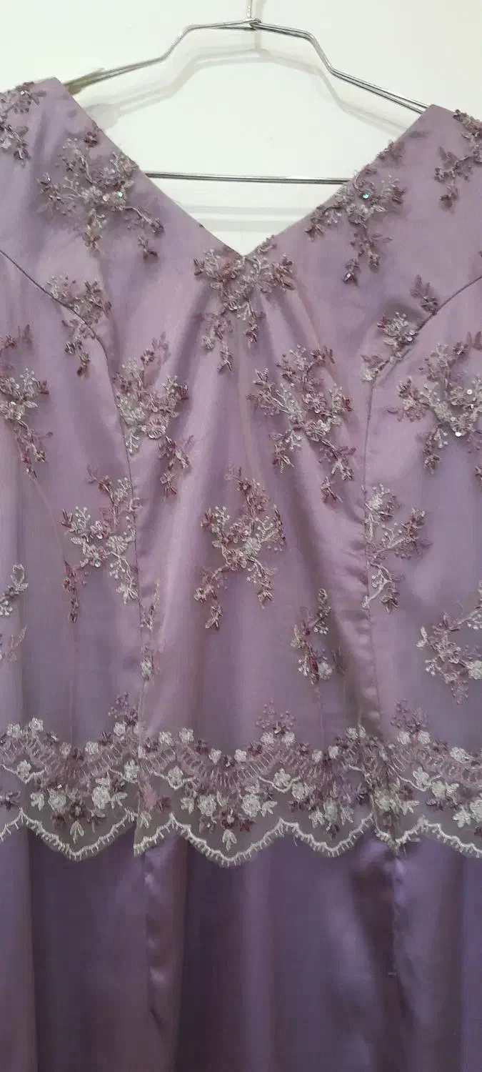 لباس شب سنگ دوزی شده با دامن ساتن|لباس|پرند, فاز ۴|دیوار