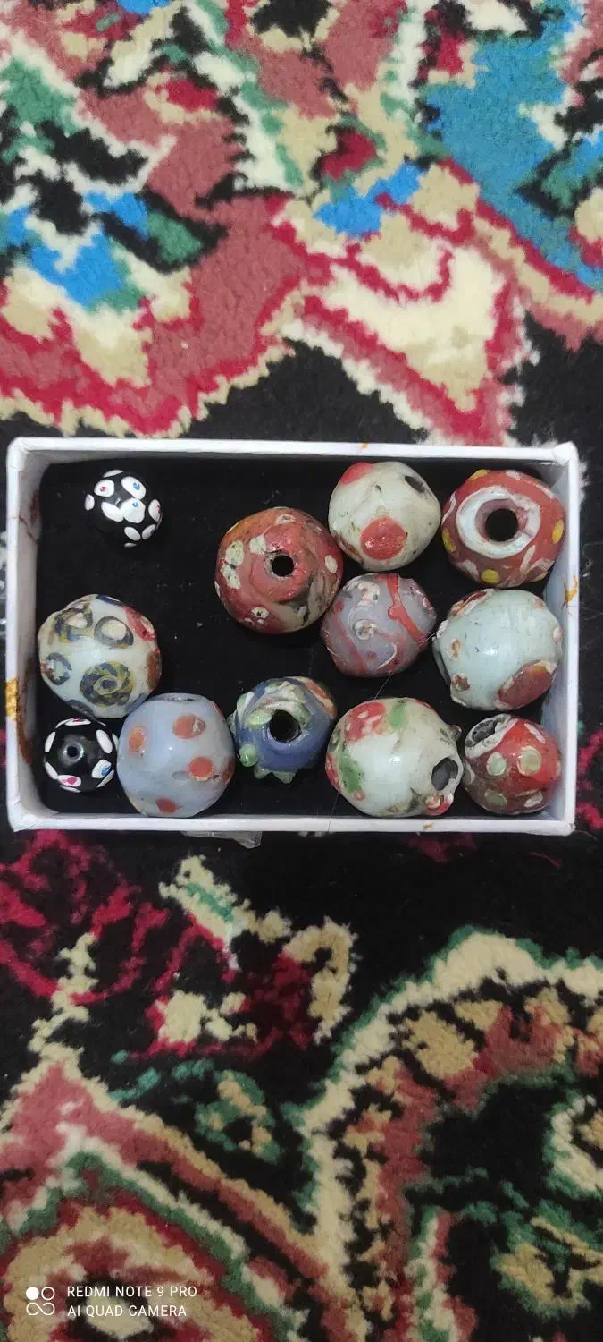 مقداری مهره|کلکسیون اشیاء عتیقه|ایذه, |دیوار