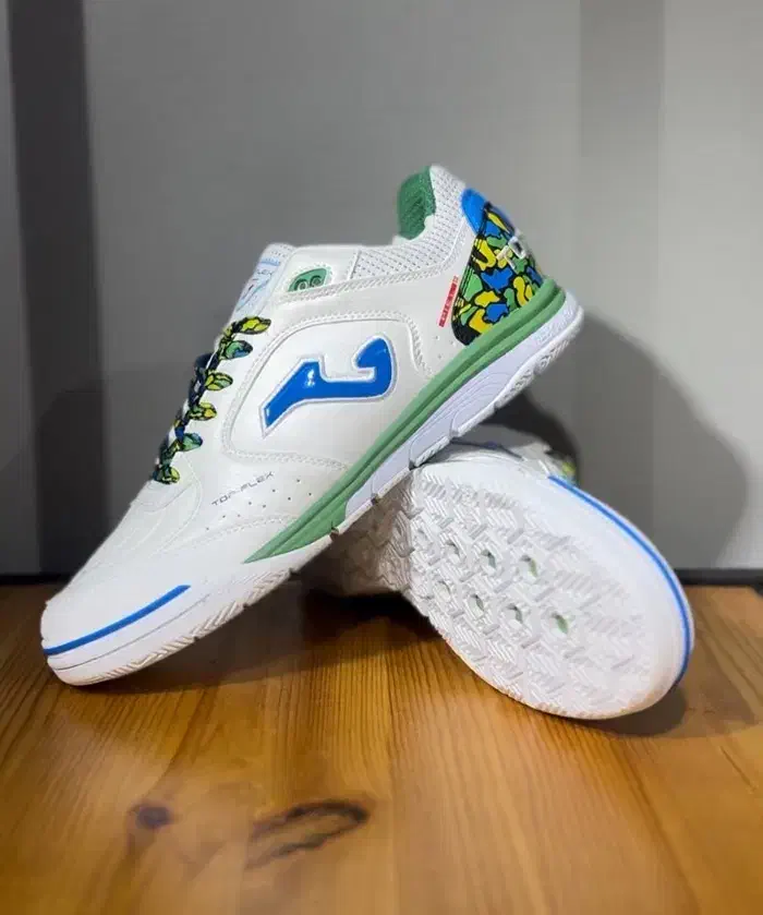 کفش فوتسال|کیف، کفش، کمربند|اردبیل, |دیوار