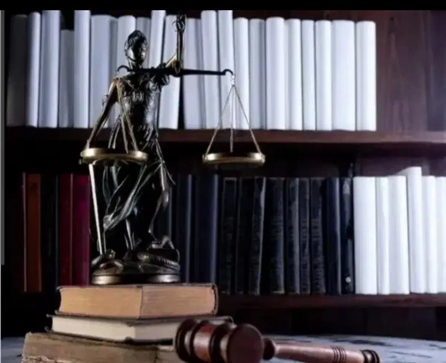 وکالت مطمئن و دفاع قوی تحت نظارت وکیل متعهد|خدمات مالی، حسابداری، بیمه|ارومیه, |دیوار