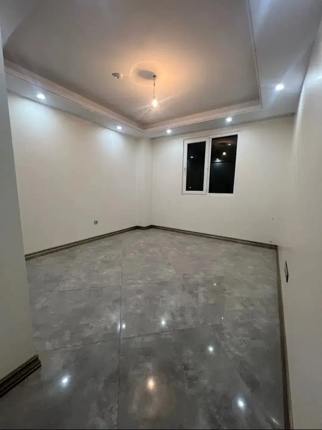 آپارتمان سه خواب جنوبی خ دانشگاه (املاک وزرا)|فروش آپارتمان|قزوین, |دیوار