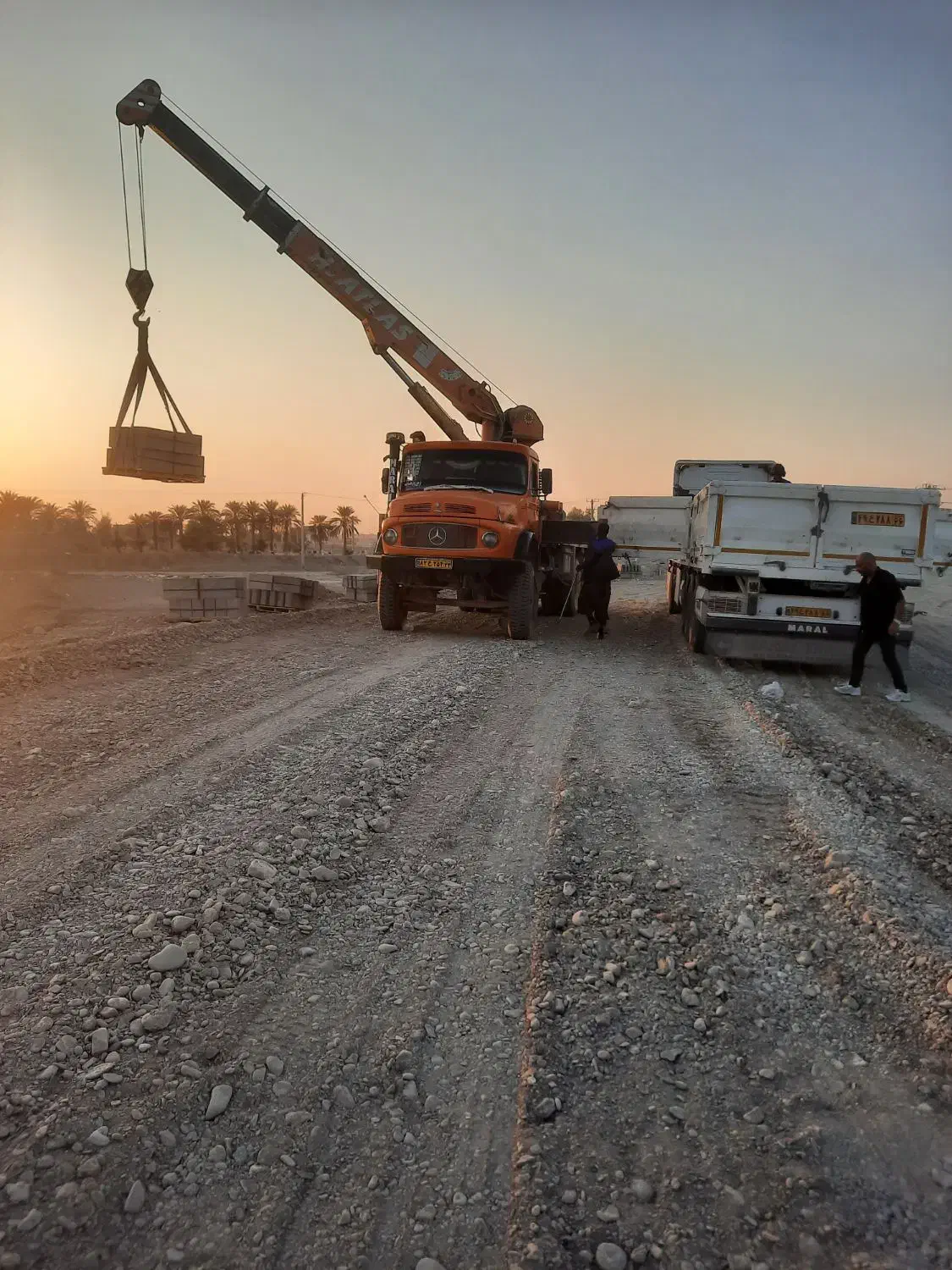 تعدادی استا برایه جدول کاری و کارگر ساده |استخدام معماری، عمران و ساختمانی|ایرانشهر, |دیوار