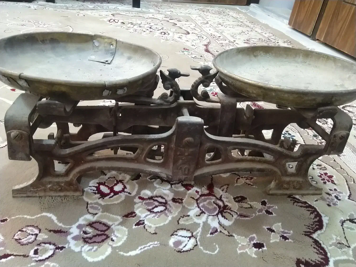 ترازوی قدیمی|کلکسیون اشیاء عتیقه|شهرضا, |دیوار