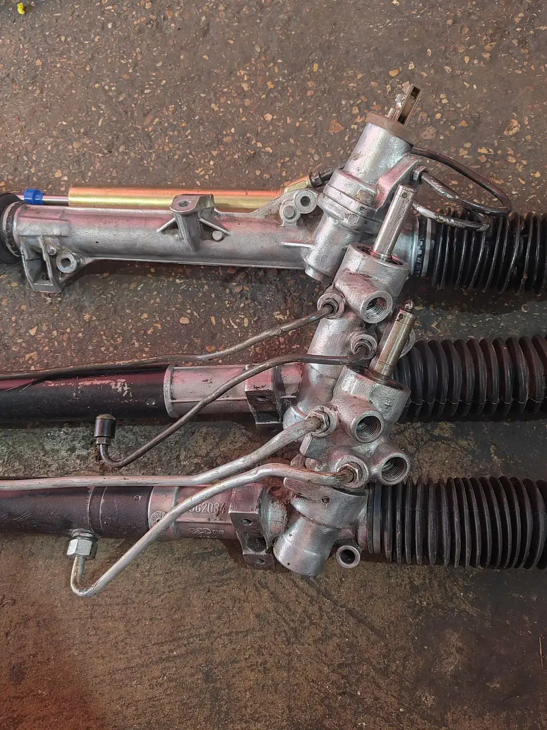 جعبه فرمان و پمپ هیدرولیک|قطعات یدکی و لوازم جانبی|شیراز, انجیر|دیوار