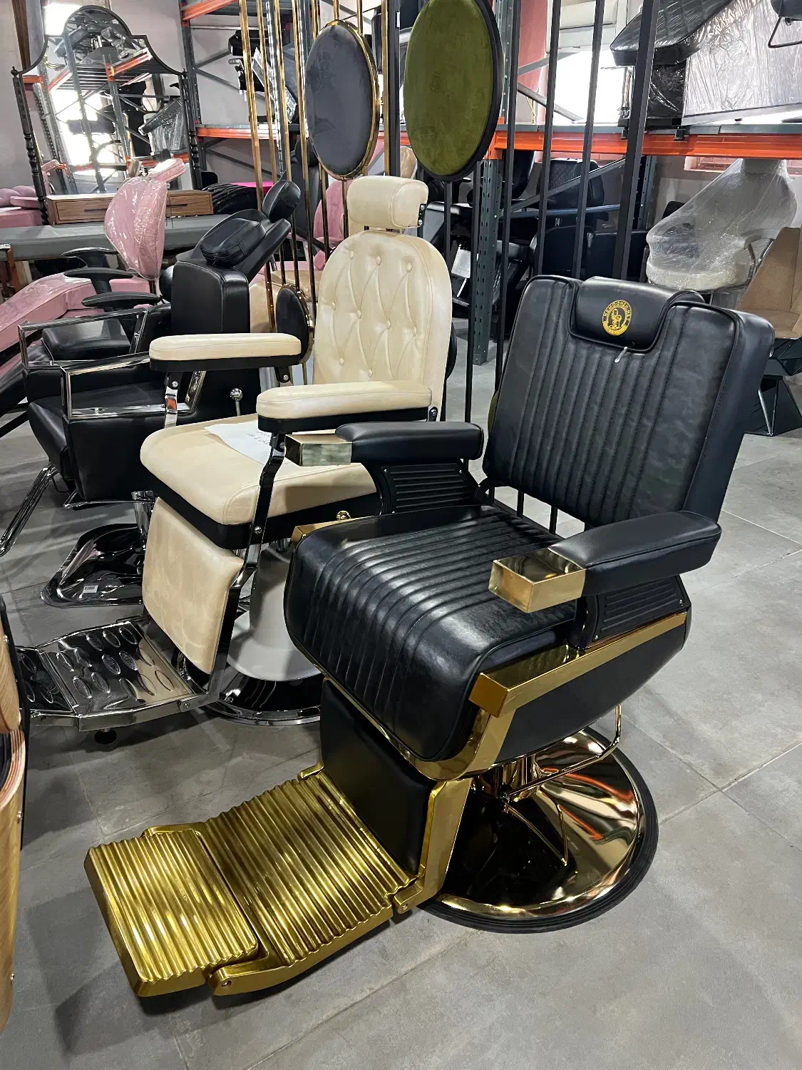 صندلی اصلاح و میکاپ|آرایشگاه و سالن‌های زیبایی|کرج, گلدشت|دیوار