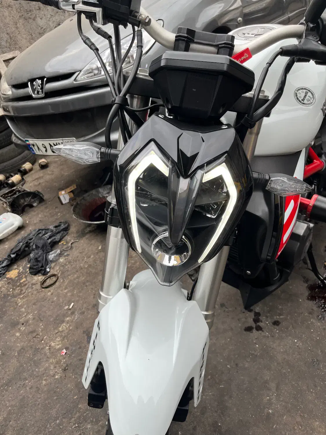 بنلی جفت در حد مدل ۴۰۳|موتورسیکلت|رشت, معلولین|دیوار