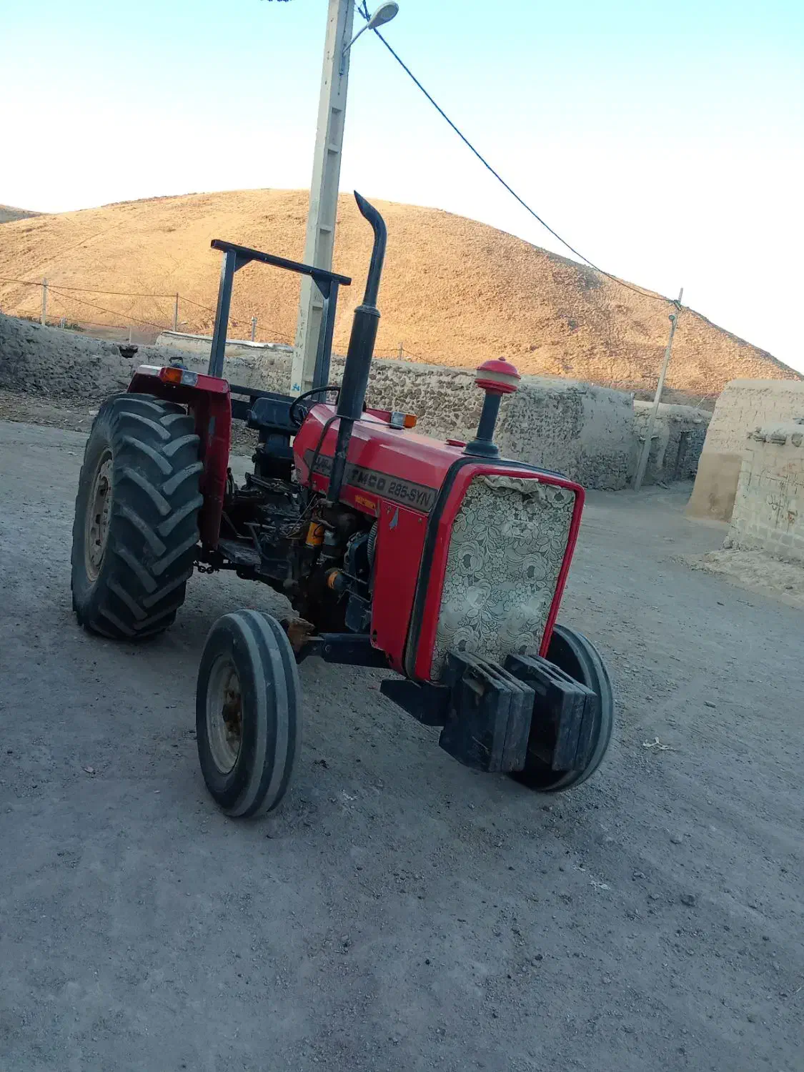 تراکتور 285 سه دنده همراه با گاواهن|خودرو سنگین|ماهنشان, |دیوار