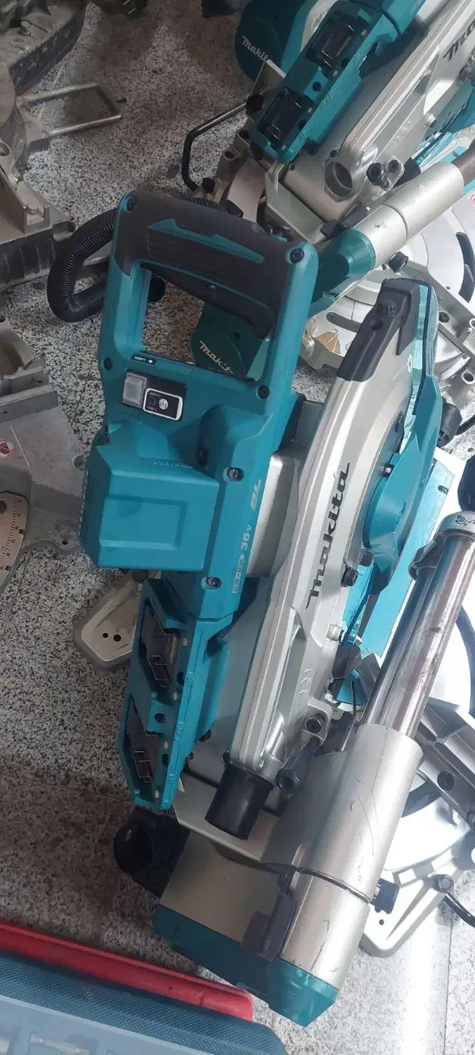 فارسی بر ماکیتا شارژی تیغه۲۵ در حد نو فارسی دو طرف|ابزارآلات|تهران, آرژانتین|دیوار