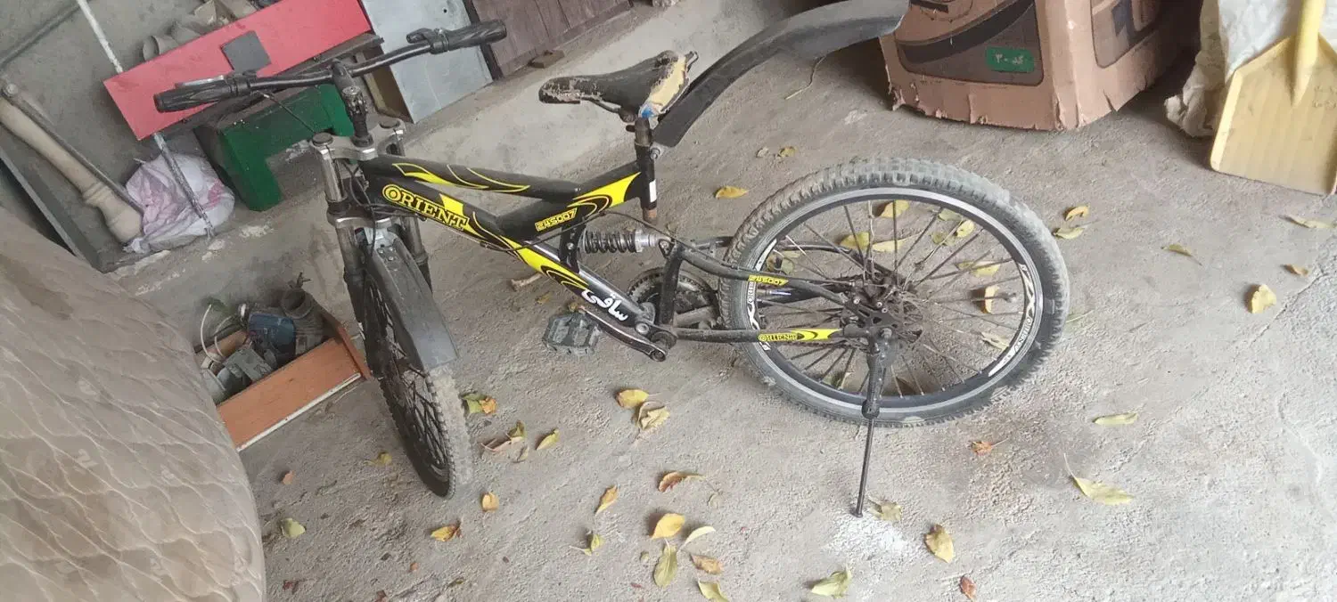 دوچرخه|دوچرخه، اسکیت، اسکوتر|قروه, |دیوار