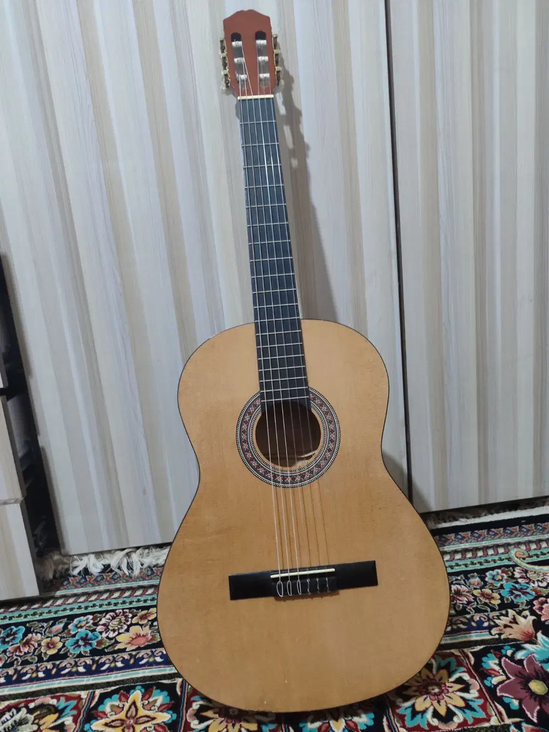 گیتار|گیتار، بیس، امپلیفایر|الیگودرز, |دیوار