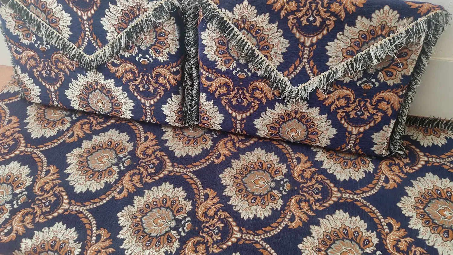 یک عدد کناره|پشتی|سیرجان, |دیوار