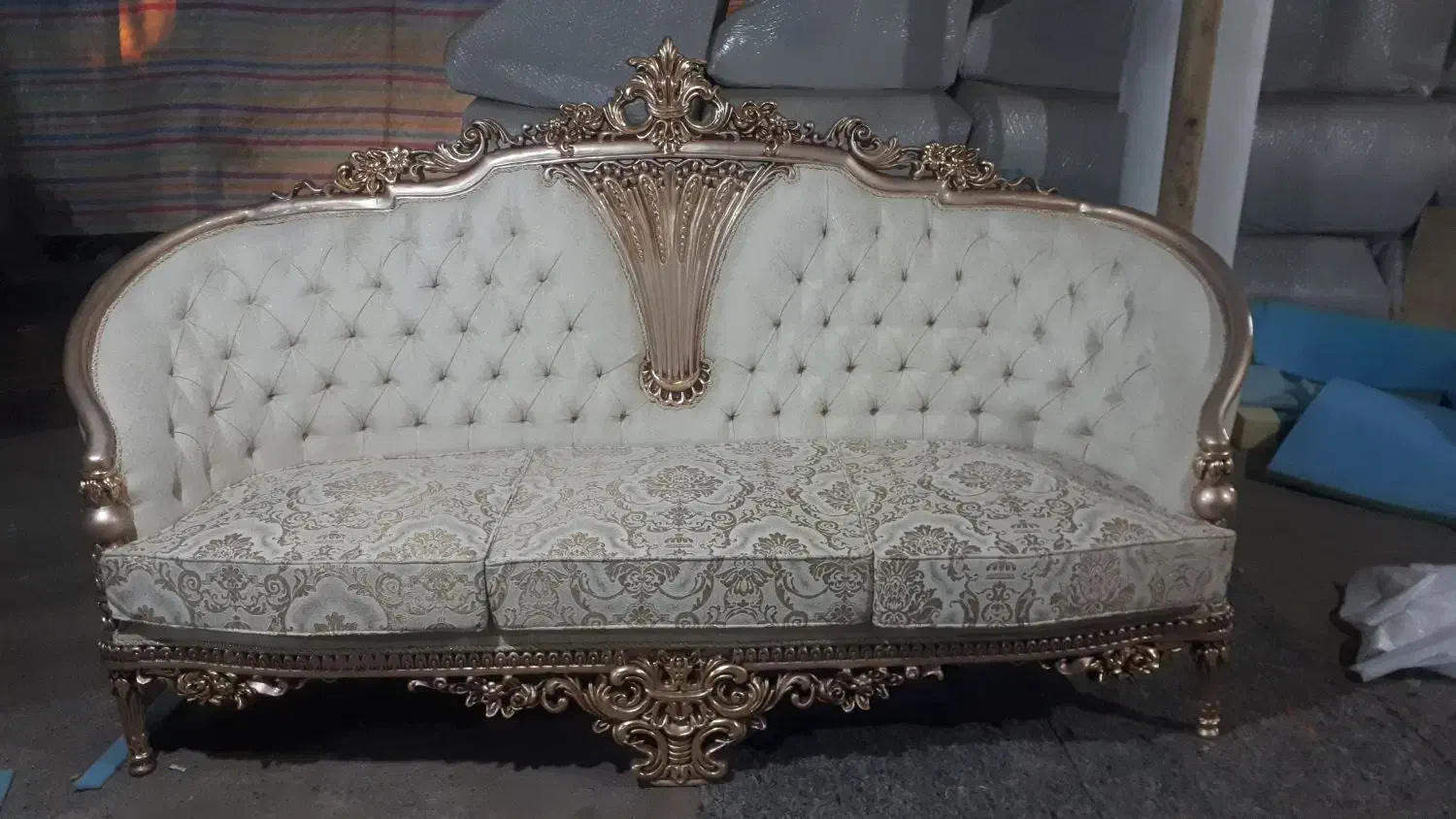 تعمیرات تخصصی انواع مبل پذیرفته میشود|خدمات پیشه و مهارت|خوی, |دیوار