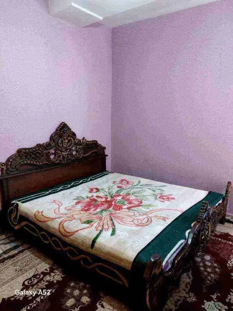 تخت دونفره سلطنتی به همراه تشک|مبلمان خانگی و میز عسلی|الوند, |دیوار