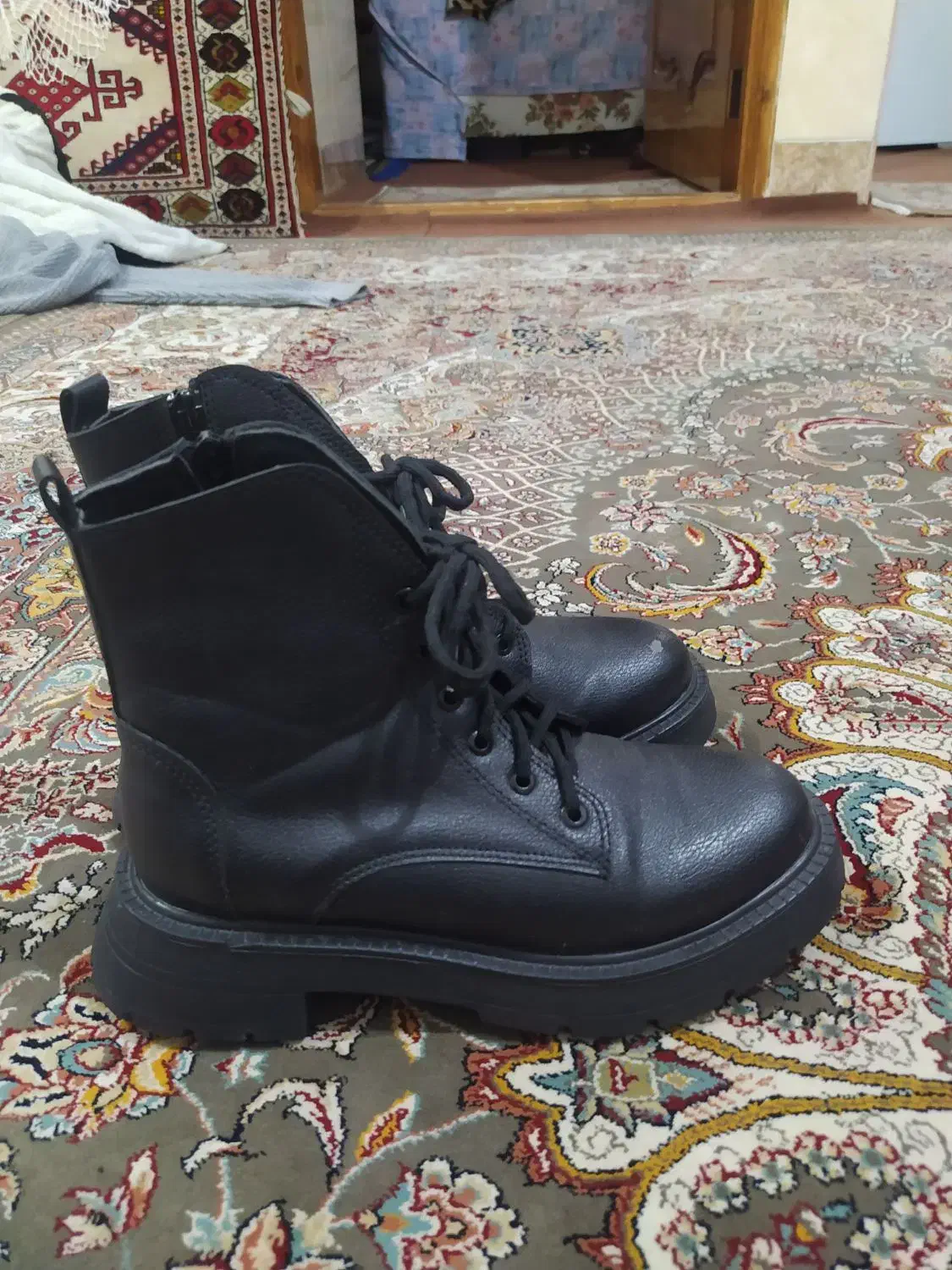 پوتین|کیف، کفش، کمربند|گنبد کاووس, |دیوار