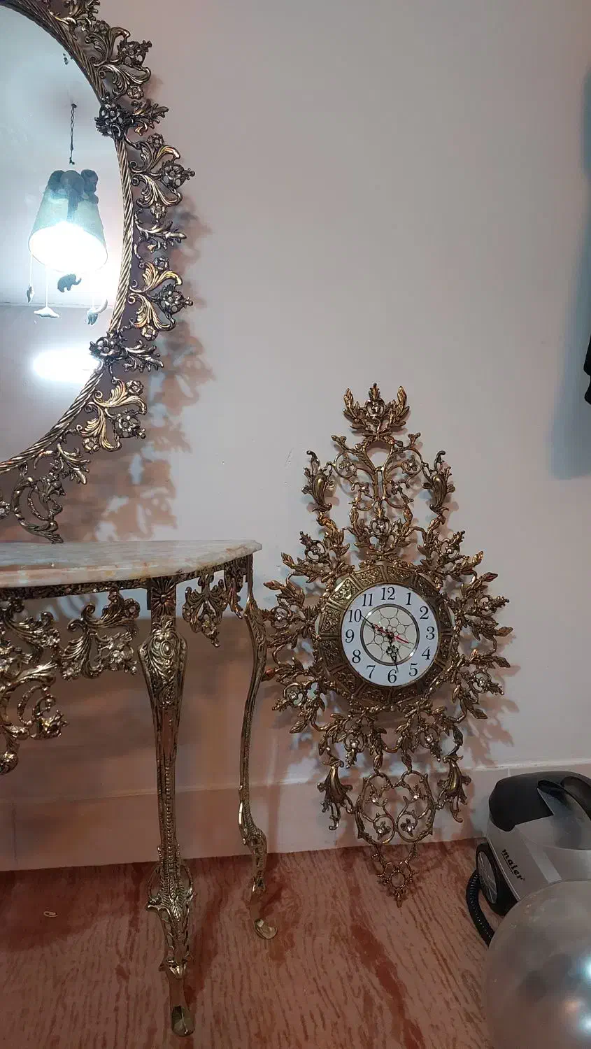 فروش آینه و شمعدان و ساعت تمام برنز|بوفه، ویترین، کنسول|ملایر, |دیوار