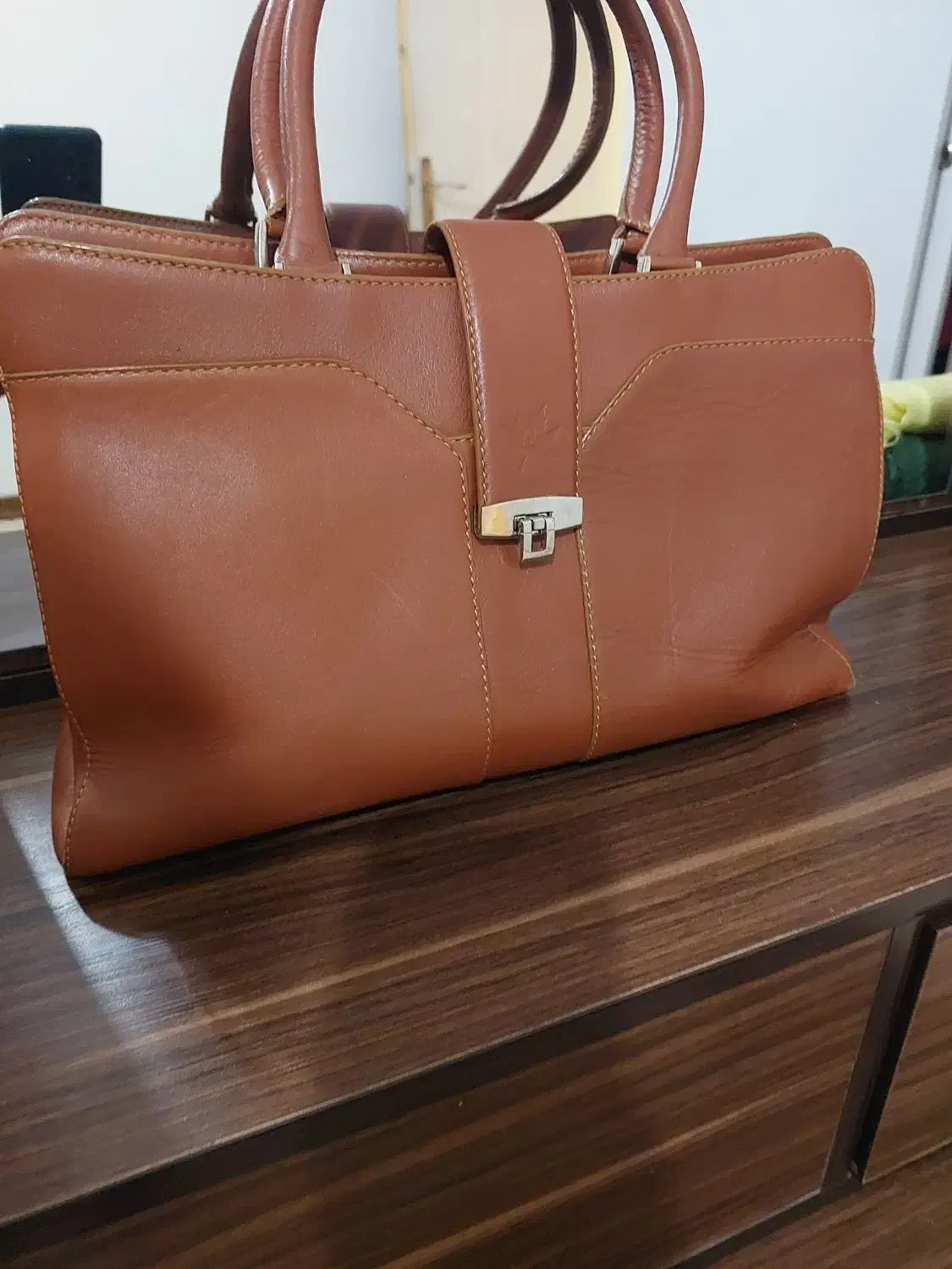 کیف نوین چرم|کیف، کفش، کمربند|پرند, فاز ۴|دیوار