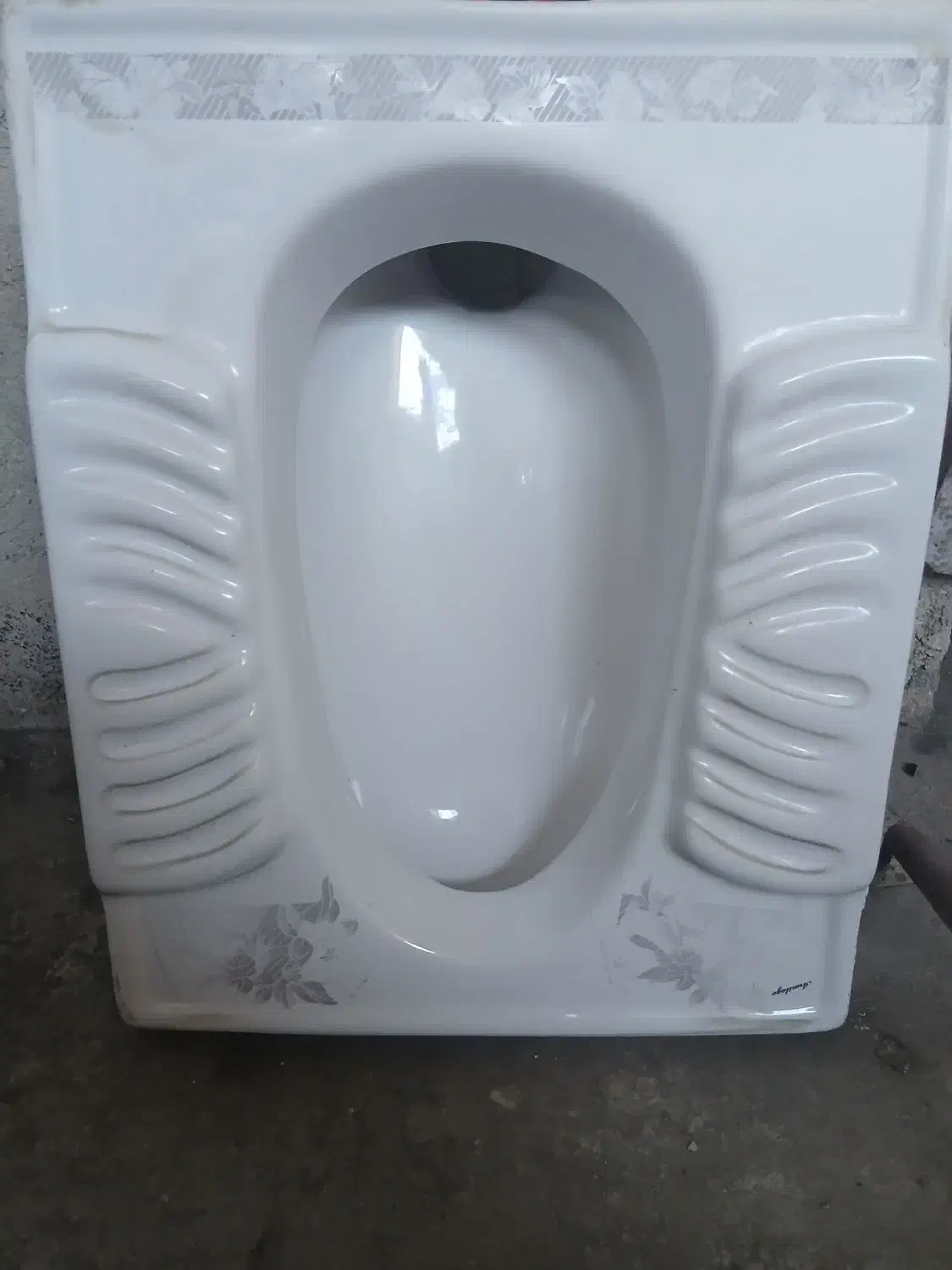 کاسه توالت در حد نو|لوازم سرویس بهداشتی|بندر انزلی, میان پشته|دیوار