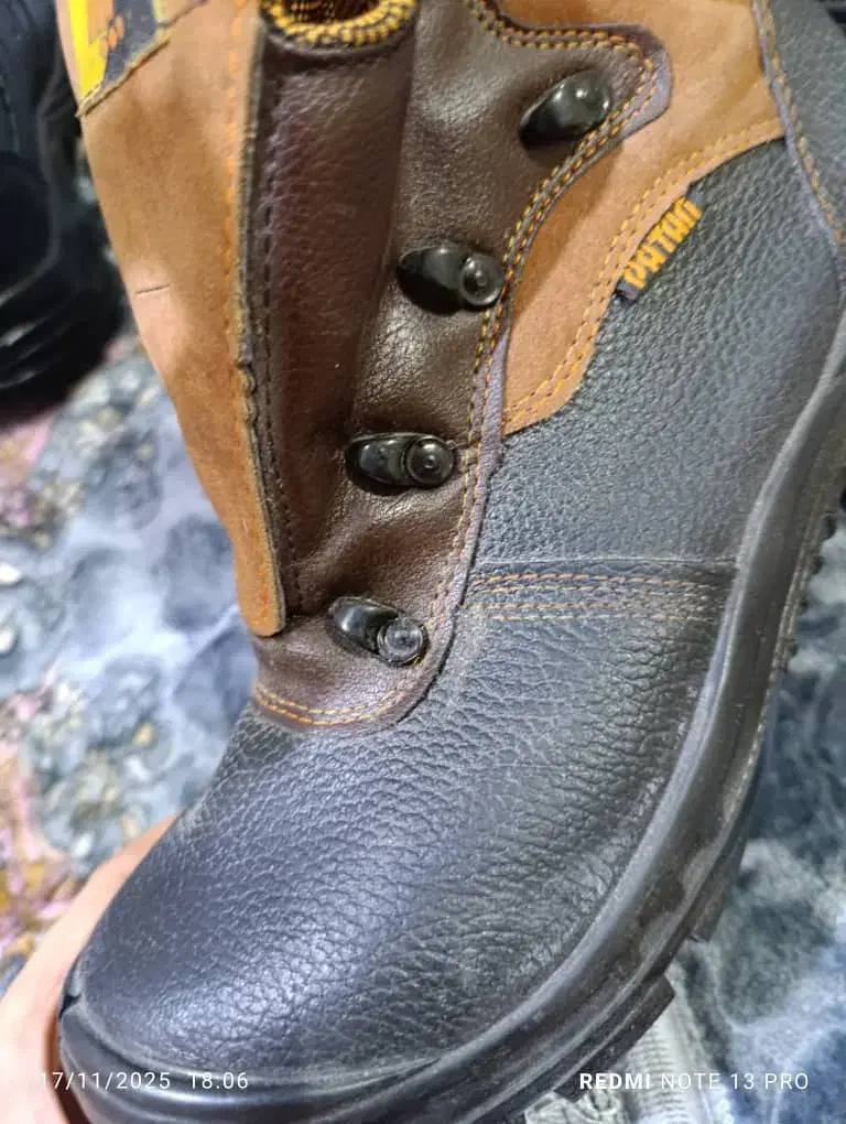 کفش ایمنی|کیف، کفش، کمربند|بندر کنگان, |دیوار