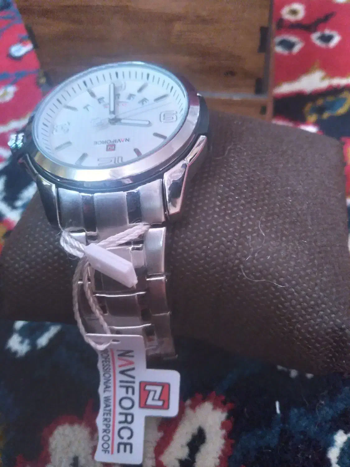 ساعتمردانهنیوفورس|ساعت|قم, لسانی|دیوار