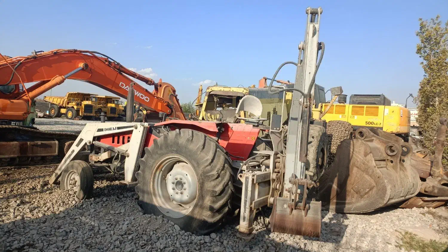 تراکتور سام و کانکس|ماشین‌آلات صنعتی|رباط‌کریم, کیکاور|دیوار