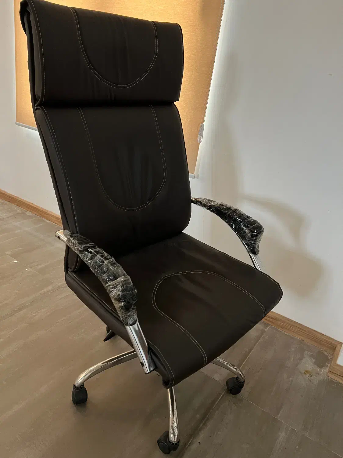 صندلی مدیریت|صندلی و نیمکت|لاهیجان, گلستان|دیوار