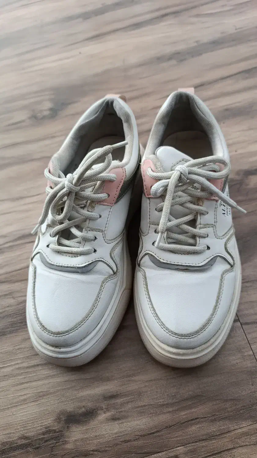 کفش اسپرت|کیف، کفش، کمربند|تهران, مرزداران|دیوار