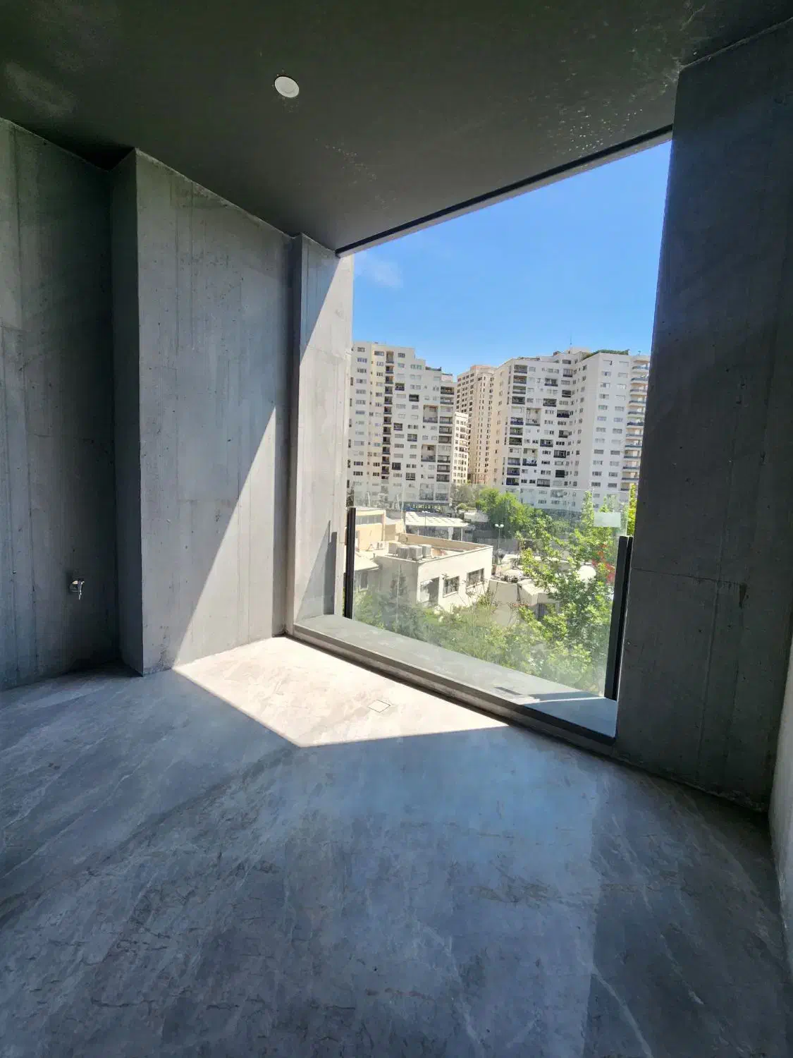 آپارتمان۱۹۰ متر ۳ خواب/ویو کوهستان/بدون مشرف