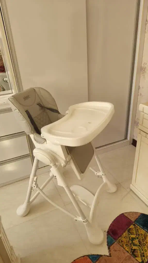 صندلی غذا زویی|تخت و صندلی بچه|شاهینشهر, خانه کارگر|دیوار