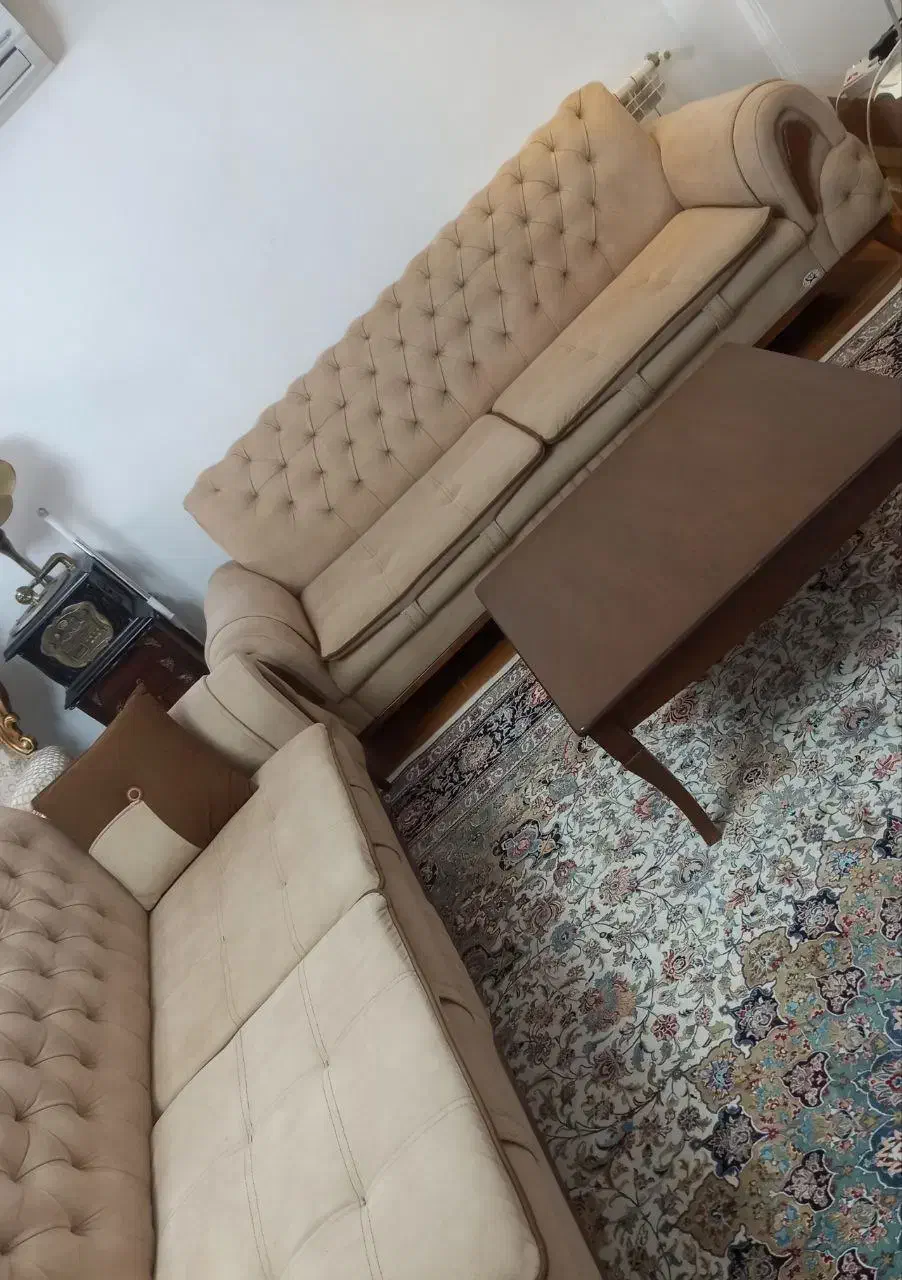 مبل چستر هشت نفره|مبلمان خانگی و میز عسلی|شبستر, |دیوار