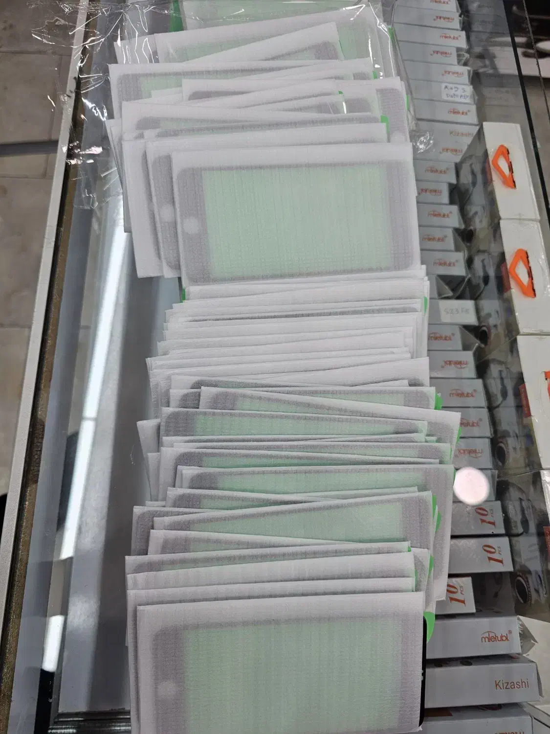 گلس سرامیکی ایفون۶ و ۷ و ۸ و ۷ ملاس و ۸ پلاس|لوازم جانبی موبایل و تبلت|قدس, شهرقدس|دیوار