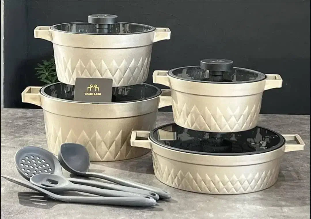 سرویس ۹ پارچه لوکس بنتاتی|ظروف پخت‌وپز|تهران, شوش (باغ آذری)|دیوار