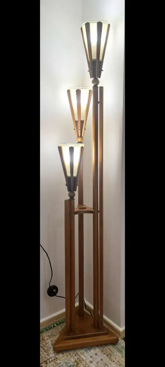 آباژور کنار سالنی چوب راش|چراغ خواب و آباژور|اصفهان, حسین‌آباد|دیوار