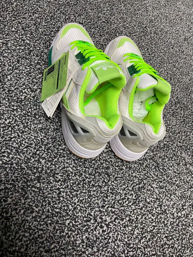 کتونی زیبا سایز 44 آدیداس|کیف، کفش، کمربند|قم, تولید دارو و یخچال|دیوار