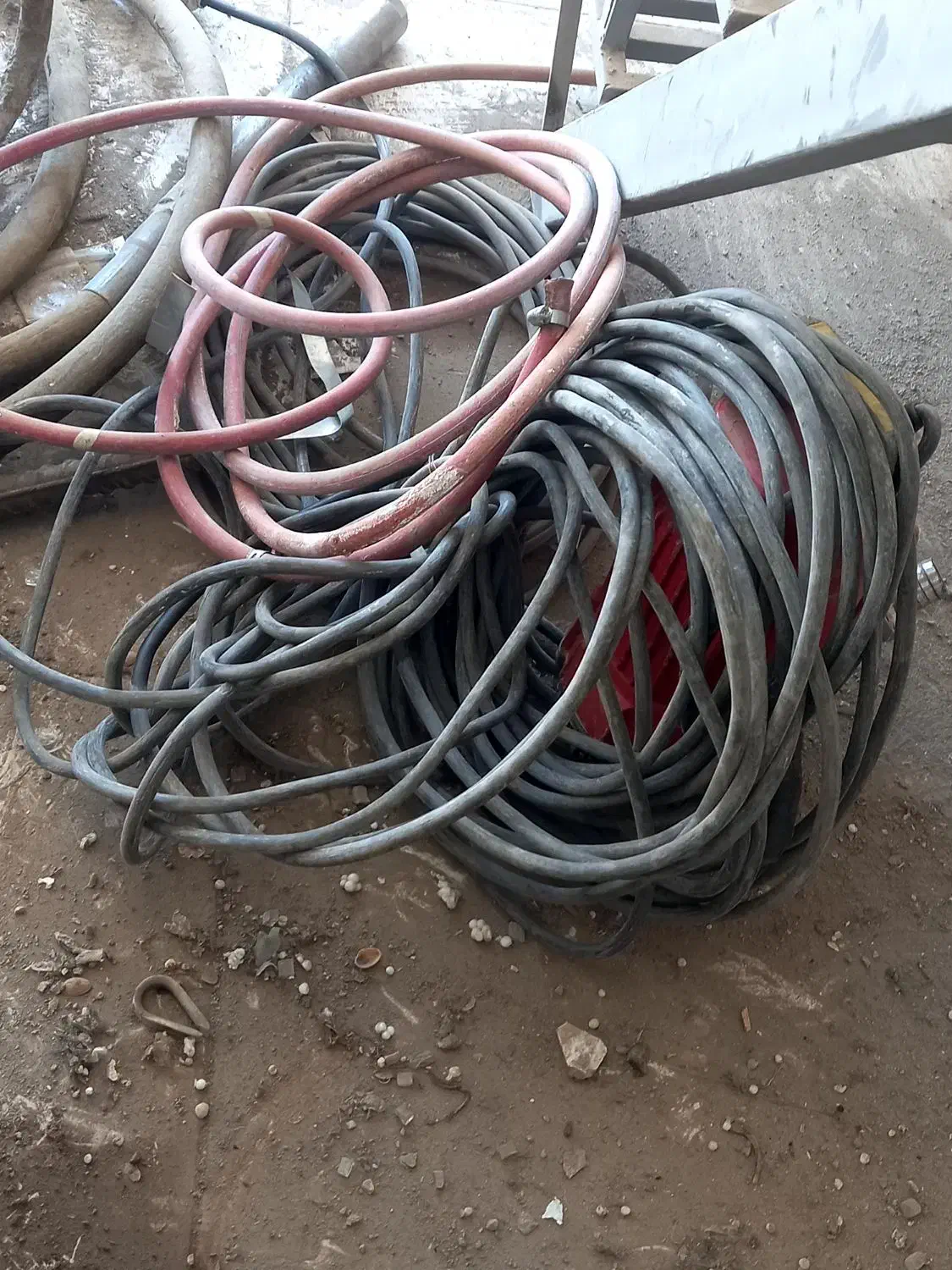 کابل دسته دوم|مصالح و تجهیزات ساختمان|رباط‌کریم, رباط‌کریم|دیوار