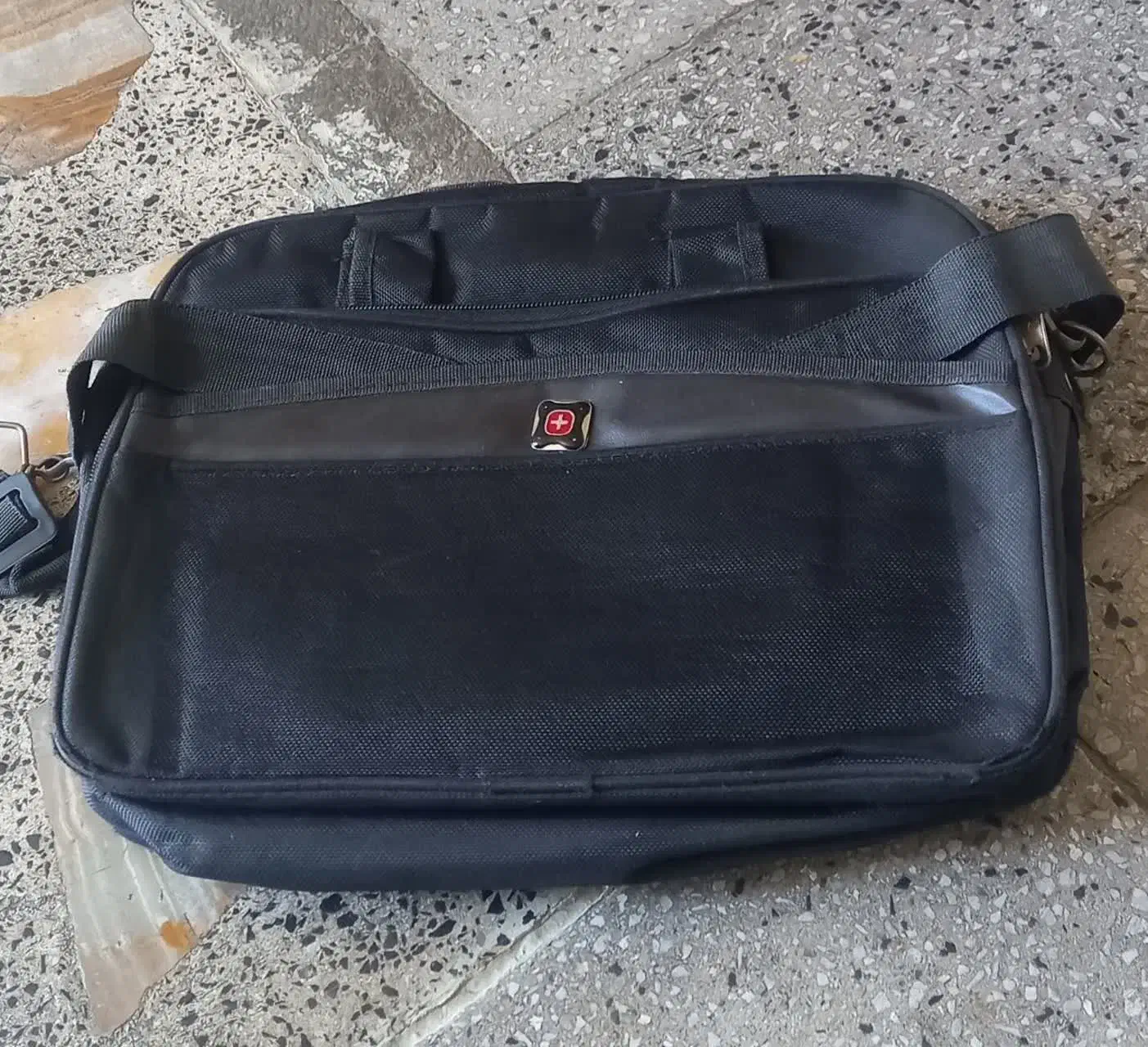 کیف مدرسه یا کیف لب تاب|کیف، کفش، کمربند|بروجرد, |دیوار