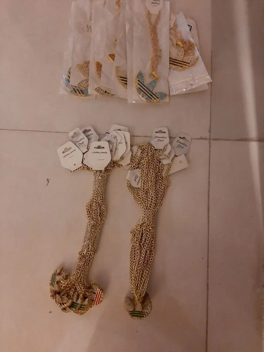 گلوبند اسپرت|جواهرات|دماوند, گیلاوند|دیوار