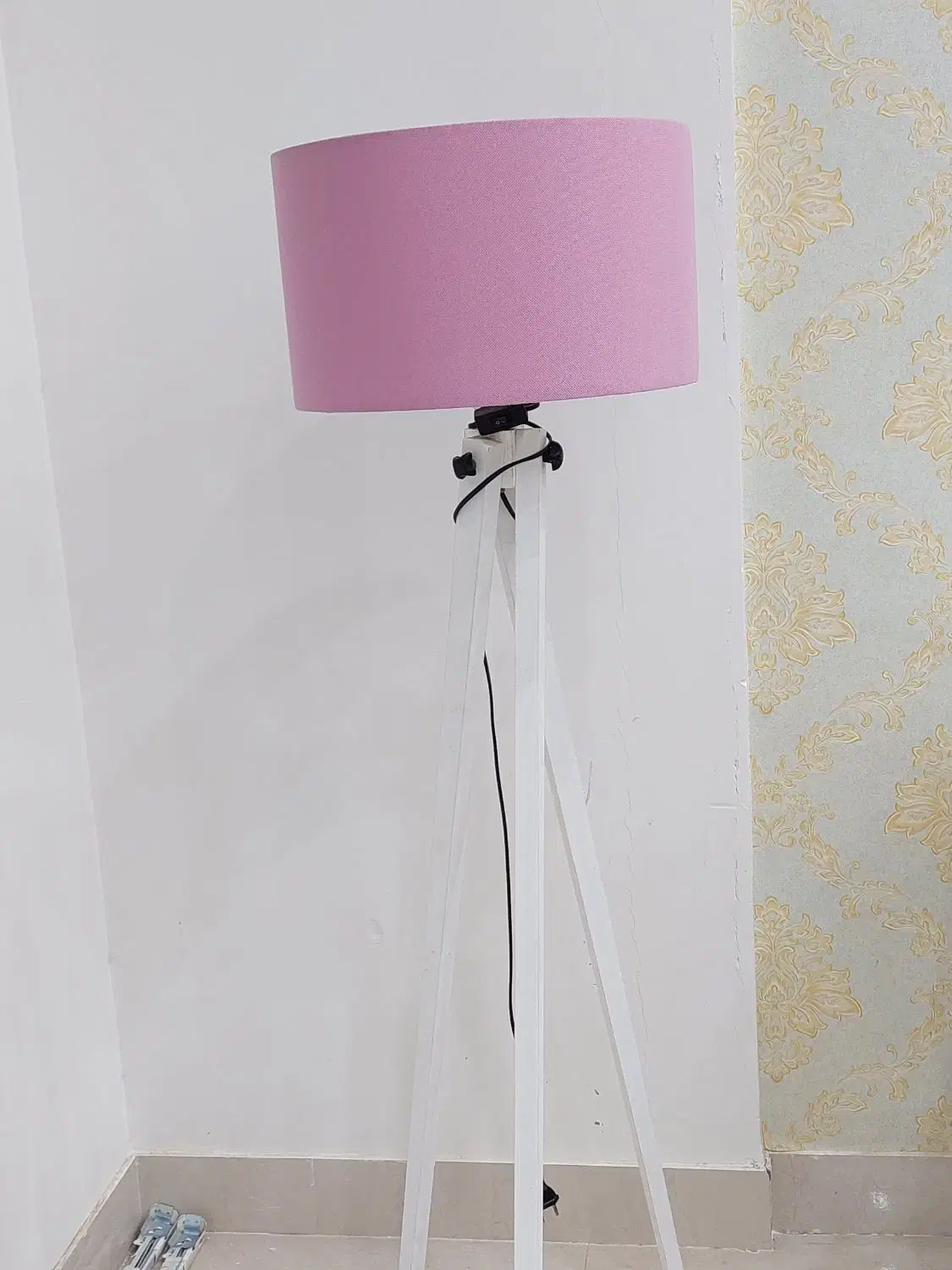 آباژور|چراغ خواب و آباژور|کاشمر, |دیوار