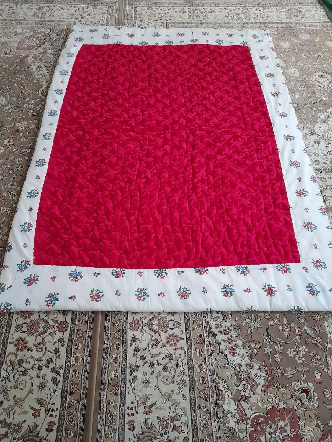 لحاف در حد نو|رختخواب، بالش، پتو|نیشابور, خط کاشمر|دیوار