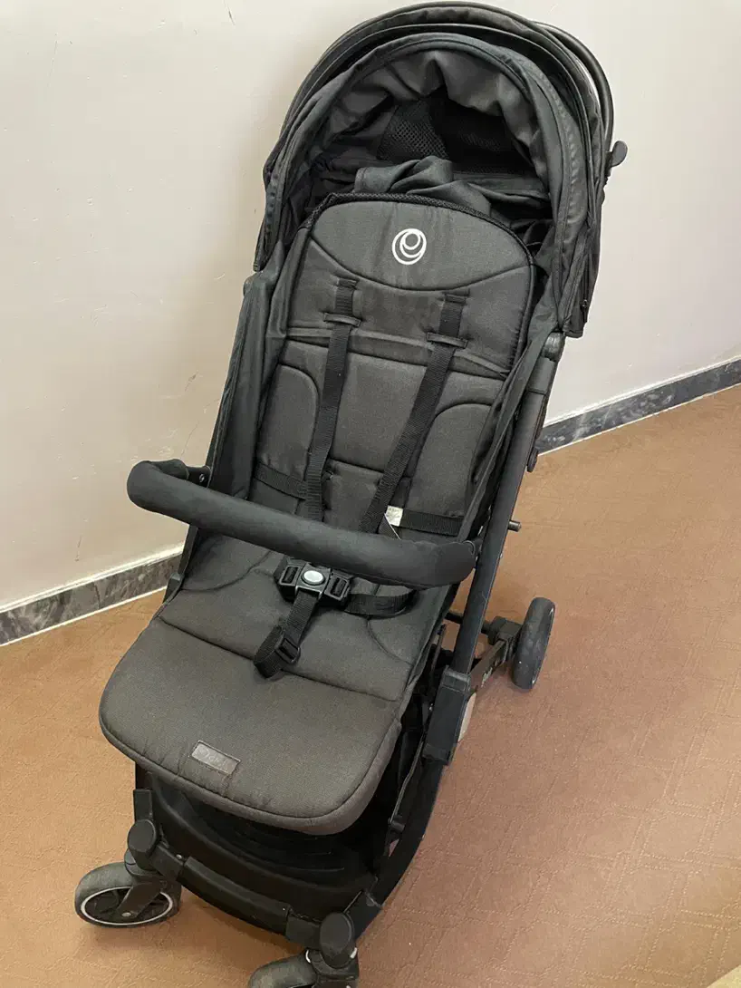 کالسکه کودک برند ترک|کالسکه و لوازم جانبی|لاهیجان, شیشه گران|دیوار