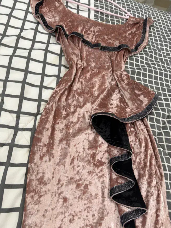 بافت بارونی مجلسی|لباس|گنبد کاووس, |دیوار