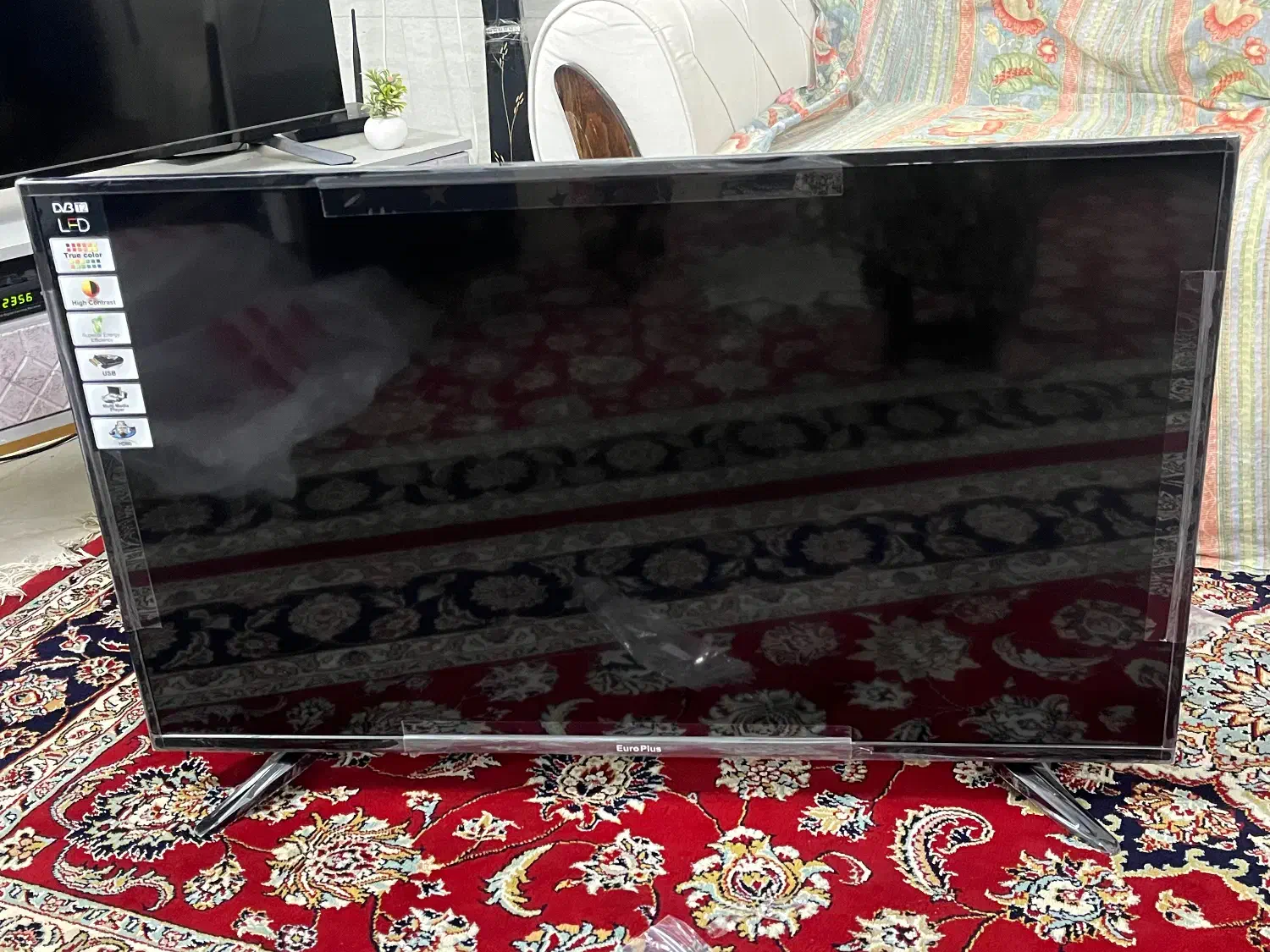 تلویزیون یوروپلاس 43 اینچ نو|تلویزیون و پروژکتور|یزد, |دیوار