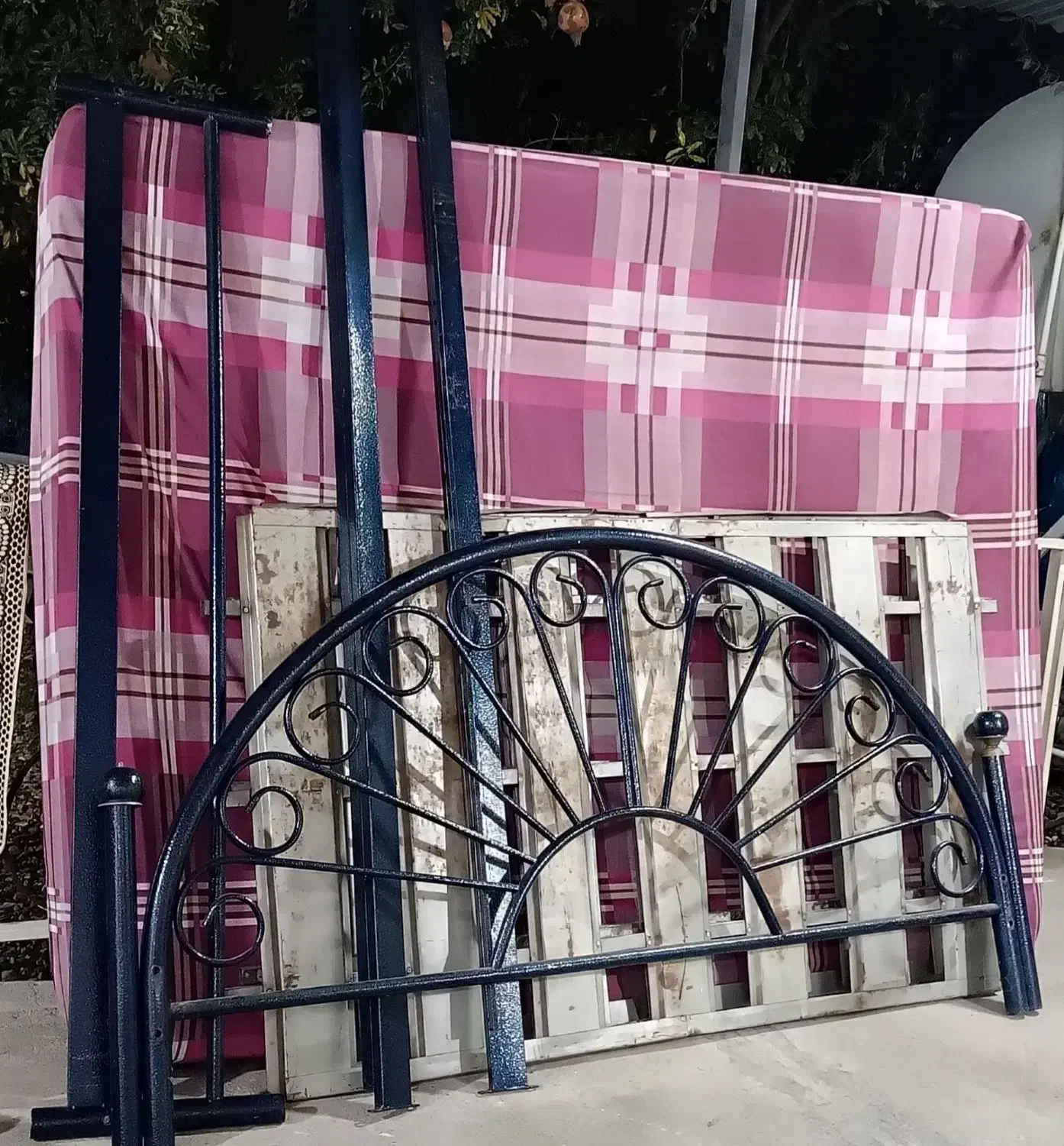 تختخواب دونفره فلزی|تخت و سرویس خواب|علی‌آباد کتول, |دیوار