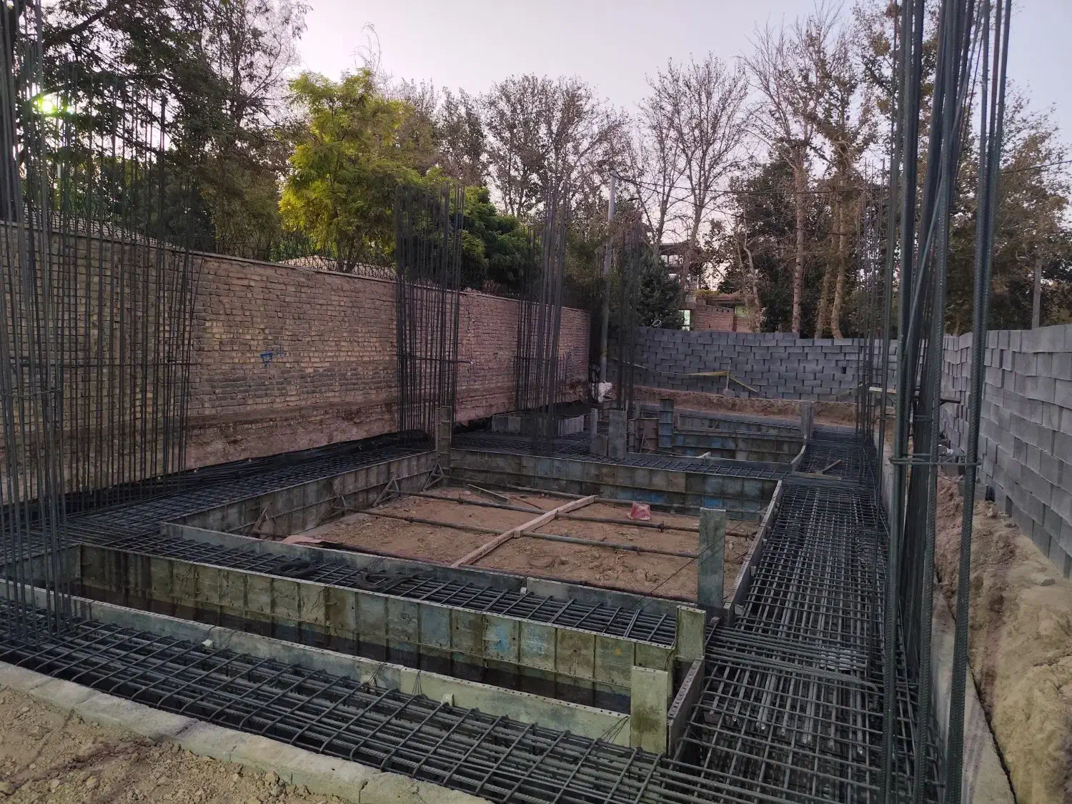 آرماتوربندی/قالبندی/اجرای اسکلت/سفت کاری/نازک کاری|خدمات پیشه و مهارت|اصفهان, آزادان|دیوار