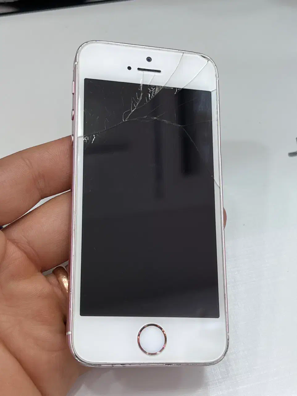 iPhone SE 64g پک اصلی|موبایل|تهران, گلستان (شهرک راه آهن)|دیوار