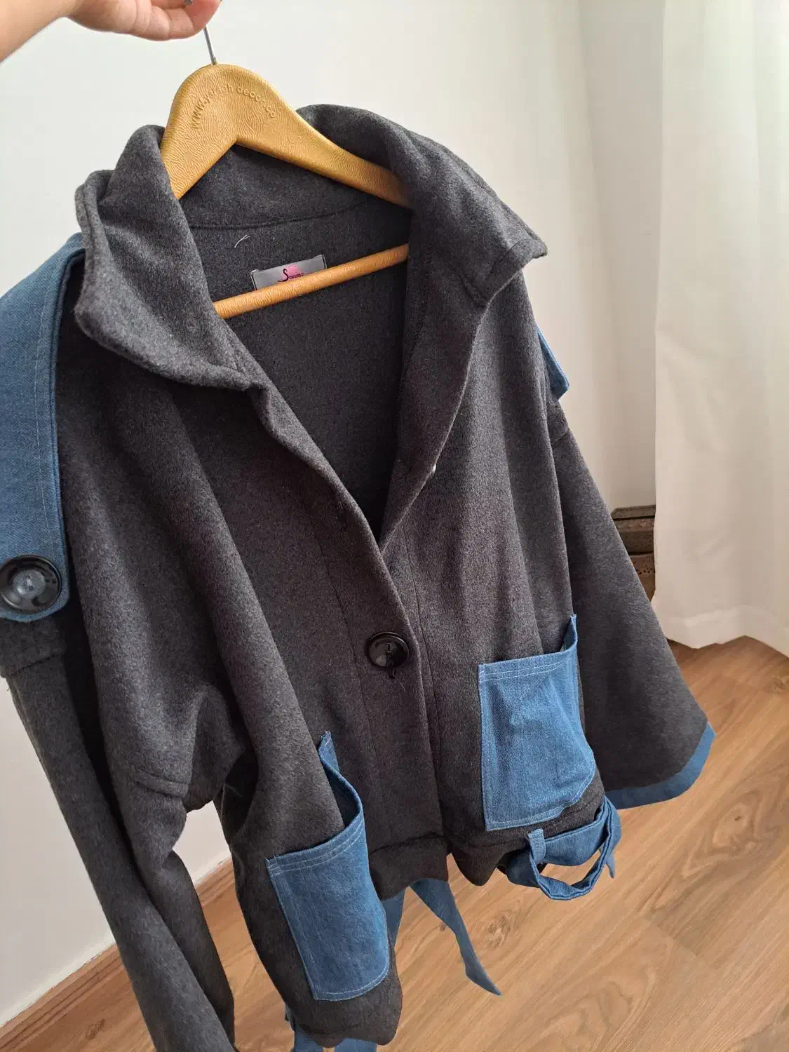 پالتو|لباس|اردبیل, |دیوار